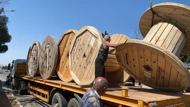 taxta material: Taxta kabel barabanları (kabel çarxları) Məhsul təsviri: - Material — 2