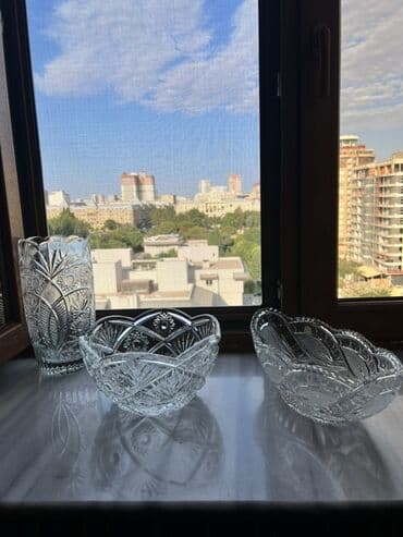 бижутерия из муранского стекла: Şəffaf şüşədən hazırlanmış, oyma detallarla bəzədilmiş bəzəkli şüşə — 1