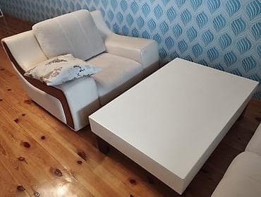 divan olcusu: Mebel dəsti – 3 hissə - 3 yerlik divan - 1 yerlik geniş kreslo - — 3