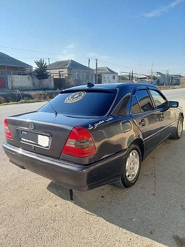 kia clarus 1997: Mercedes-Benz C-Class: 2.2 l | 1995 il Sedan — 3