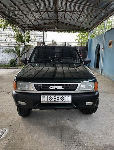 volta vs 1: Opel Frontera A – 5 qapılı SUV Texniki xüsusiyyətlər: - Yanacaq — 2