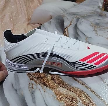 Butslar Adidas, Ölçü: 44, Yeni