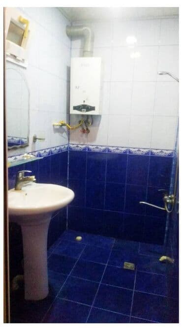 yeni günəşlidə 3 otaqlı ucuz bina evləri: Yeni Günəşli qəsəbəsi V yaşayış sahəsi Bazar Stor marketin (Keçmiş adı — 6