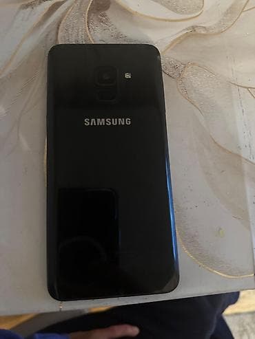 samsung a8 2018 ekran: Samsung Galaxy A8 2018, 32 GB, rəng - Qara, Barmaq izi — 4