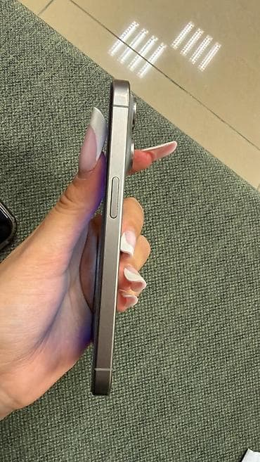 philips xenium 9@9h: IPhone 15 Pro, Natural Titanium, Simsiz şarj, Face ID, Sənədlərlə — 3