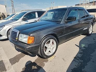 Mercedes‑Benz 190 (W201) sedan Xüsusiyyətlər: - Ban: 4 qapılı sedan