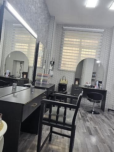 Салонные столы: Б/у, Стол для макияжа, С зеркалом — 1