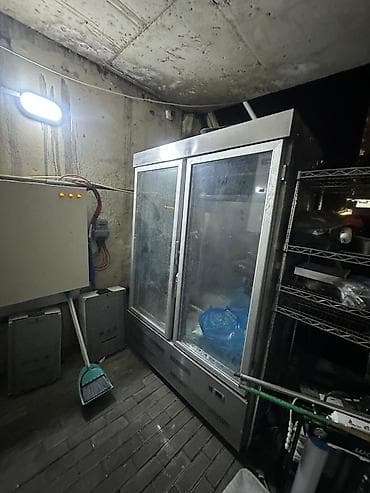 Vitrin soyuducu 800azn. Unvan Xirdalan Nigaz