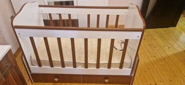 Oğlan və qız üçün, Dördbucaq, Beşik, Dəstsiz, Matras ilə, Yellənmə mexanizmsiz