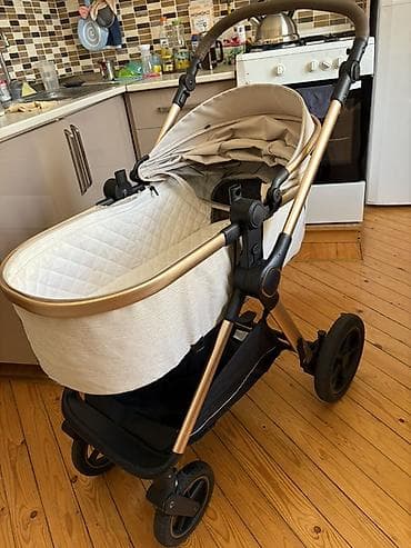 Araba-beşiklər: Çıxarıla bilən beşikli araba, Yaş: 1-6 ay — 1