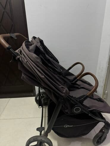 əkizlər və üçlüklər üçün easygo duo uşaq arabaları: İki tutacaqlı araba, Ünvandan götürmə — 1