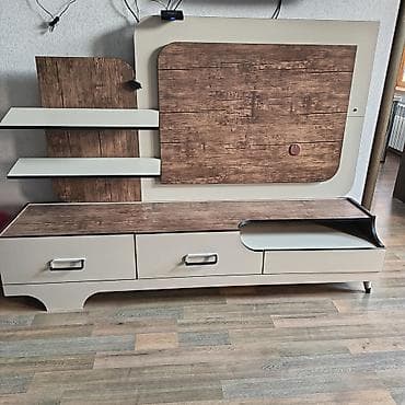 Qonaq otağı mebel dəsti - Rəng və material: krem-bej korpus, qoz