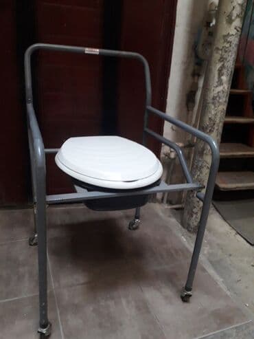 унитаз для инвалидов переносной: Təkərli portativ komod (WC stulu) - Metal karkaslı, möhkəm — 3