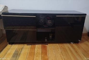 kunc divan iwlenmiw: TV stend. TV altdiği — 1