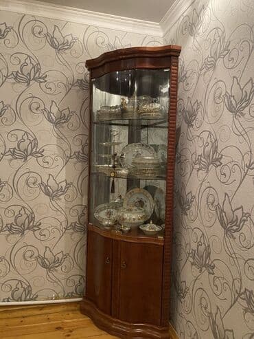 Şüşəli dolab vitrini, İşlənmiş, Ünvandan götürmə