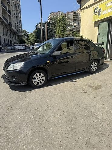 VAZ (LADA) Granta: 1.6 l | 2012 il 393000 km Sedan — 4