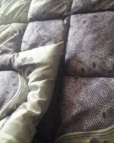 parçaların topdan satışı: Yun yorğanlar iki nəfərlik 200*220 və tək nəfərlik 160*220 Hər şey — 2