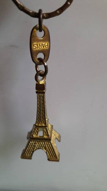 brilok: "Eyfel qülləsi Paris" açarlığı satılır — 3