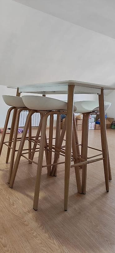 Açılmayan, Dördbucaq masa, 4 stul
