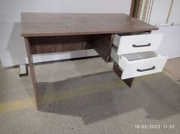 Вешалки: Новый, Для сотрудника, Квадратный стол — 8