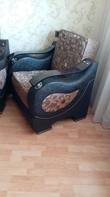 tek divan: Divan, İşlənmiş, Ödənişli çatdırılma — 3