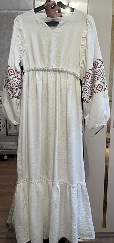 Ağ rəngdə uzun boho/etno tərzli don. - Material: yüngül, toxumalı