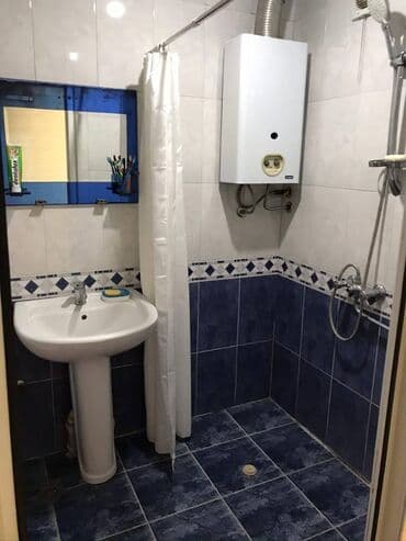 məhlə evi: Bakı, 3 otaqlı, Köhnə tikili, m. Xalqlar Dostluğu, 52 kv. m — 3