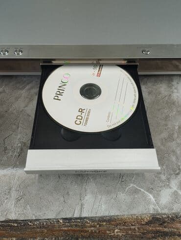 Qulaqcıqlar: LG DVD Karaoke sistemi Xüsusiyyətlər: - Model: LG DVD Karaoke System — 3