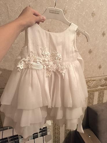 vecerni don: Uşaq üçün zərif ağ ziyafət/libas Xüsusiyyətlər: - Rəng: açıq krem-ağ — 1