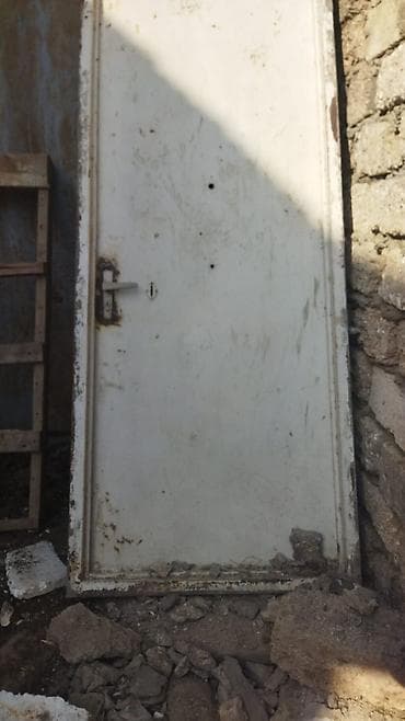 işlənmiş demir: İşlənmiş Giriş qapısı 90x230 sm Çərçivə ilə, Ünvandan götürmə — 2