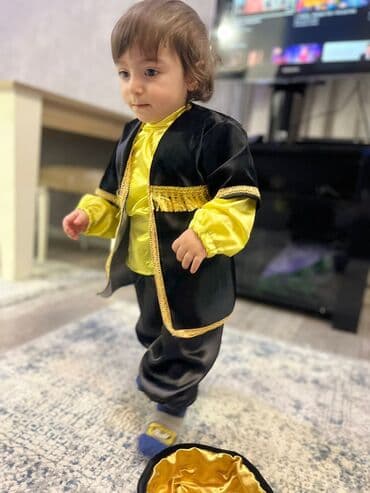 Верхняя одежда: 2 yasa kimi 10 azn kirayesi 
satisi 40 azn — 3