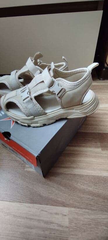 flo: Basanojkalar, Uniseks, 29, FLO — 2