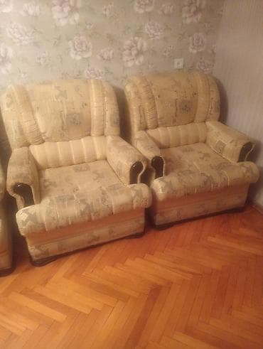 klassik divanlar: Klassik mebel dəsti – 1 divan + 2 kreslo. tecılı satılır. İnşaatçılar — 1