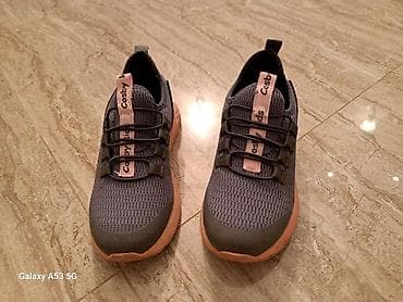 Qadın ayaqqabıları: 34 razmer yenidir unvandan goturme veya pullu cadirilma — 2