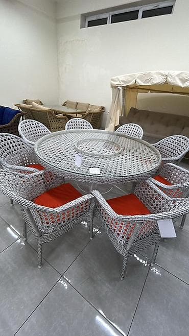 Yeni, Yumru masa, 8 stul, Açılmayan, Stullar ilə, Həsir toxunuşlu