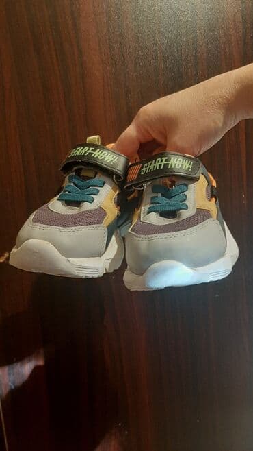 flo: Uşaq idman ayaqqabısı - Model: “START NOW!” yazılı yapışqanlı kəmərli — 1