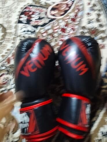 kik boks: Məhsul: Venum boks əlcəkləri - Rəng: qara-qırmızı - Brend: Venum — 3