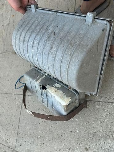 divar ucun işıq: Prajektorrr Prayektor 10 minlik Super mal Binə talkuçkasınnan qalma — 2
