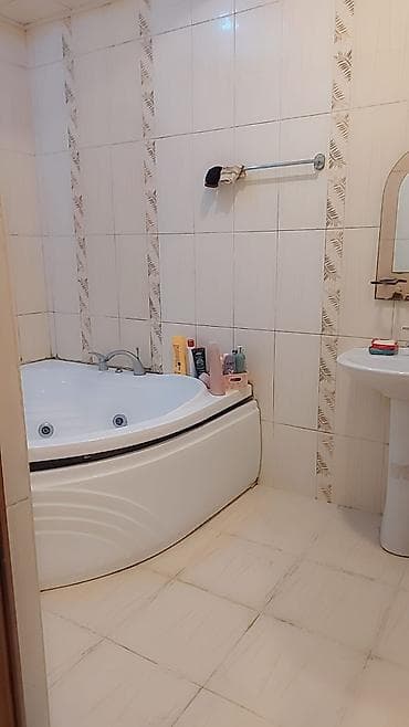 ağdaşda satilan evler: 4 otaqlı mənzil – geniş planlama və işıqlı otaqlar. ancaq xanimlara — 8