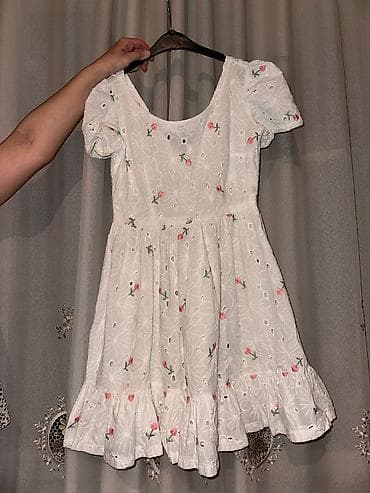 broder: Ağ rəngli, qısa ölçülü yay donu - Material: naxışlı broderiya parça — 1