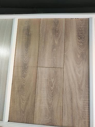 Laminate döşəmə panelləri – ağac teksturası - Rəng/naxış: təbii palıd