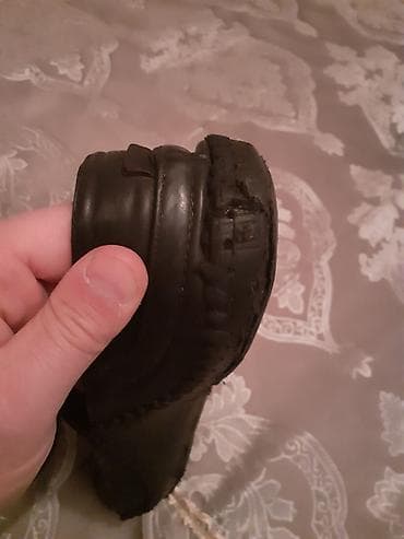 Ayaqqabılar: Gencede satilir tebbi deri mokasin kecen il 68azn alinib sadece — 4