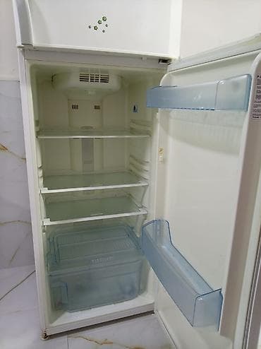Elektronika: Beko iki qapılı soyuducu - Üst qapıda dondurucu bölmə, içində əlavə — 10