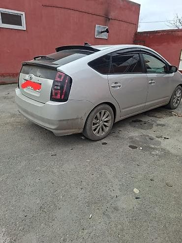 zil maşın: Toyota Prius (XW20) hibrid hetçbek - Gümüşü rəng, 5 qapı - Hibrid güc — 4