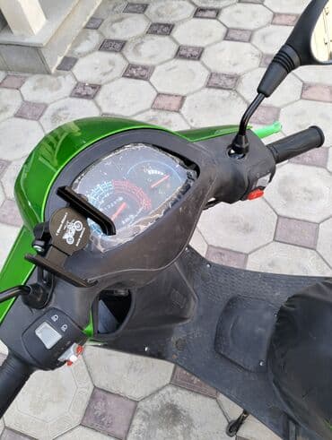 disk teker per page 40: Sarı rəngli şəhər skuterinə elan arxa baqajı da verilir üstün de - — 4