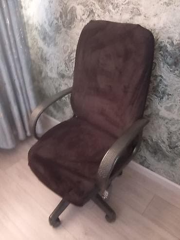 İşlənmiş, Təkərli, Qolları tənzimlənmir, Vеlur parça