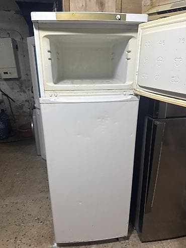indesit холодильник: Б/у 2 двери Indesit Холодильник Продажа, цвет - Белый, С колесиками — 3