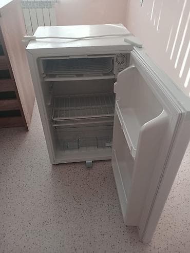 sharp soyuducu servis: Mini soyuducu. Cəmi 1 ay istifadə olunub.70sm hündürlük,stol altına — 3