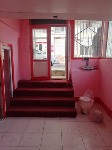 Bütün profillərə uyğun 86 kv 5 otaqlı obyekt icarəyə verilir. Anbar