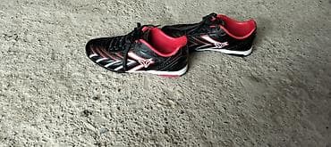 кроссовки nike: Idman ayaqqabi Cox az işlənib futbol ucun daha yaxşidir razmer:37 — 2